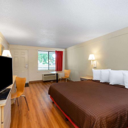 Travelodge By Wyndham Essington / Philadelphia Airport Esterno foto