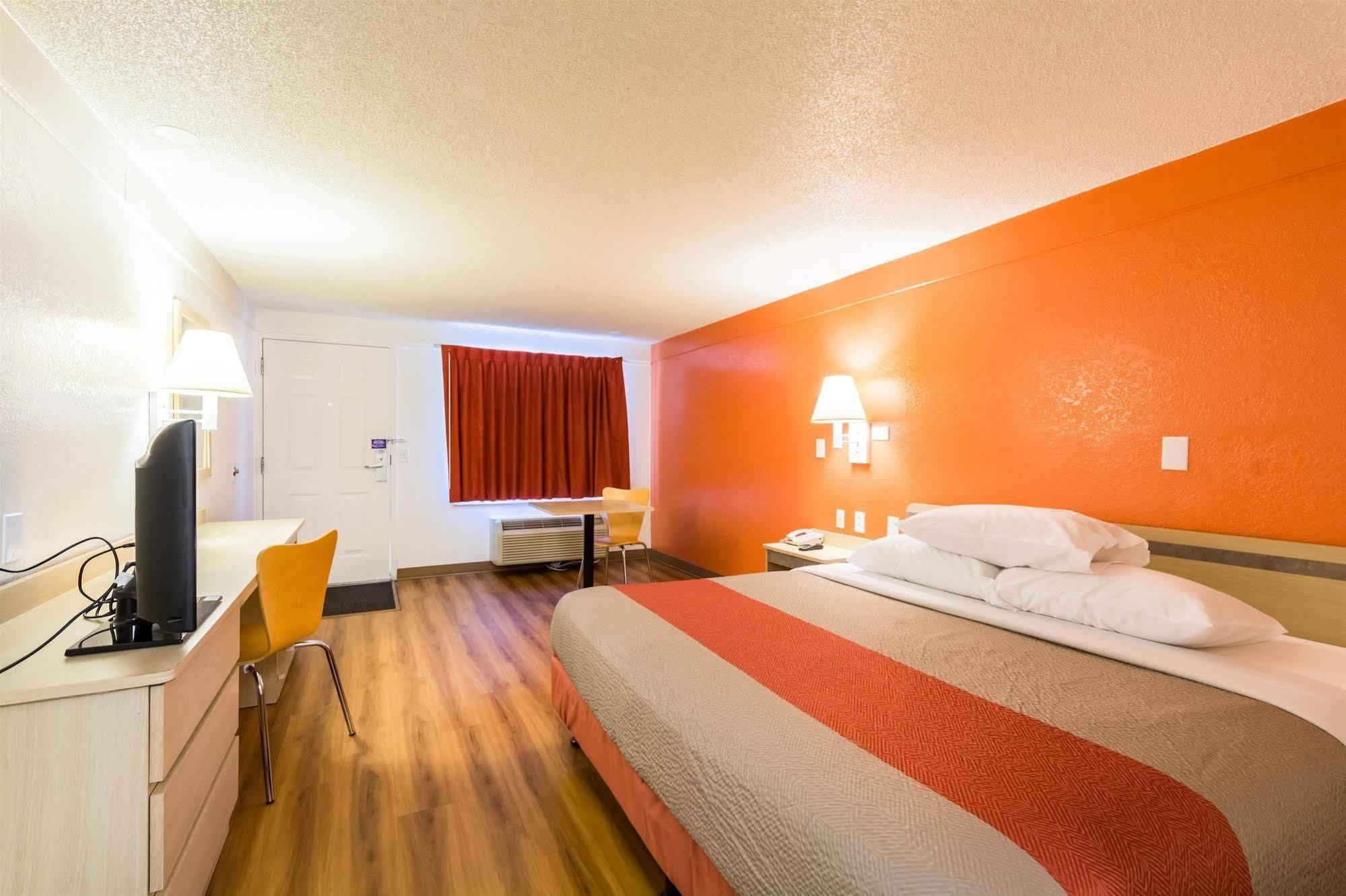 Travelodge By Wyndham Essington / Philadelphia Airport Esterno foto
