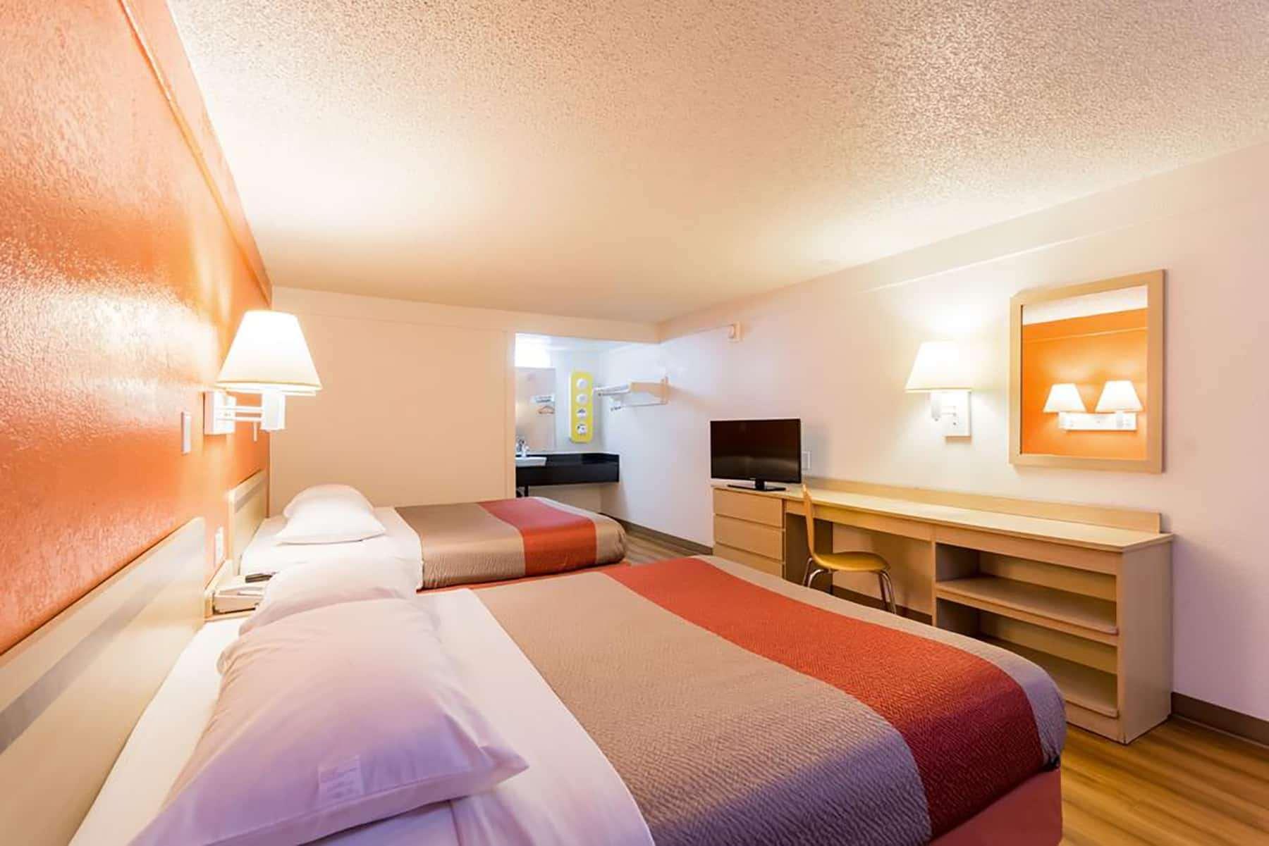 Travelodge By Wyndham Essington / Philadelphia Airport Esterno foto