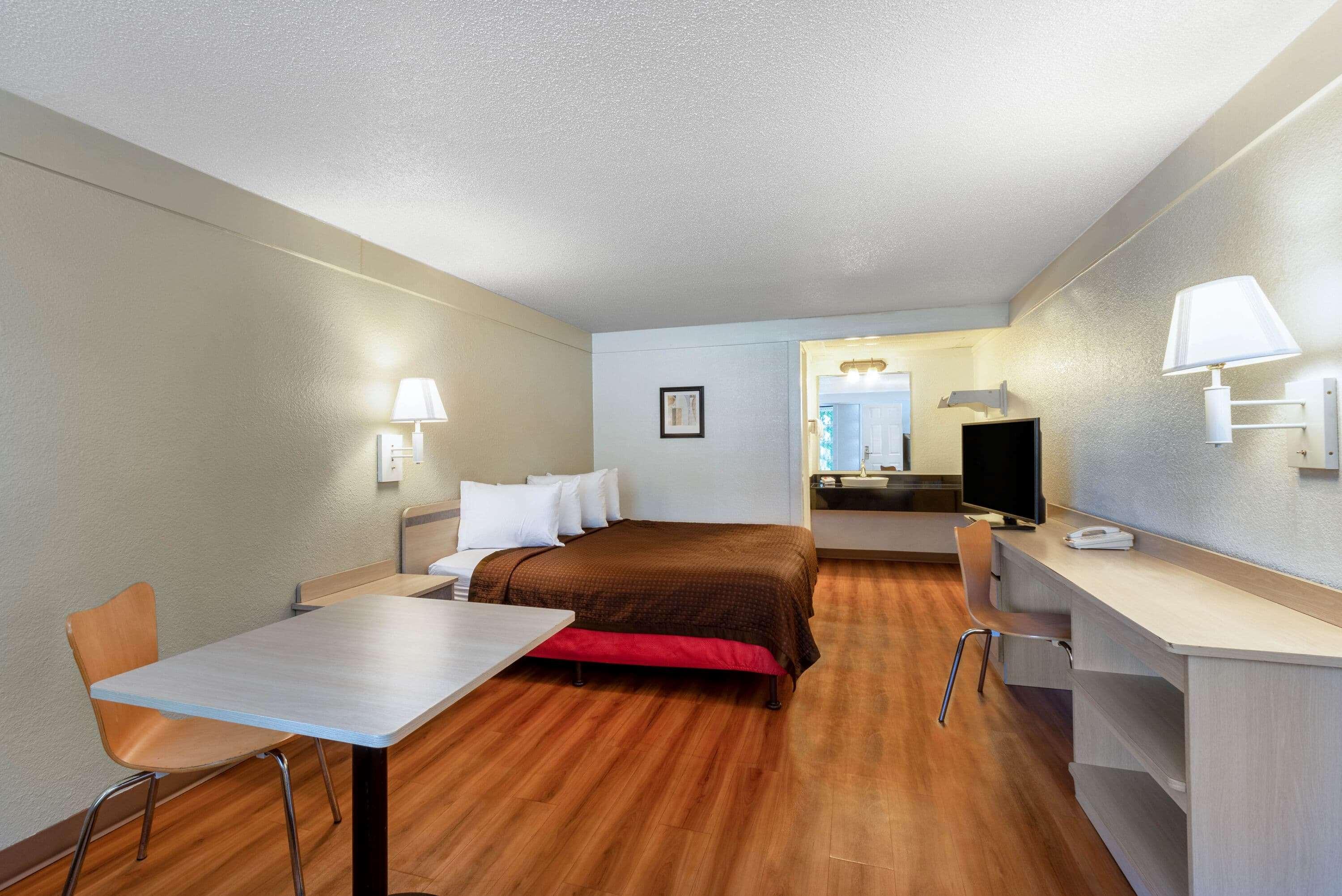 Travelodge By Wyndham Essington / Philadelphia Airport Esterno foto