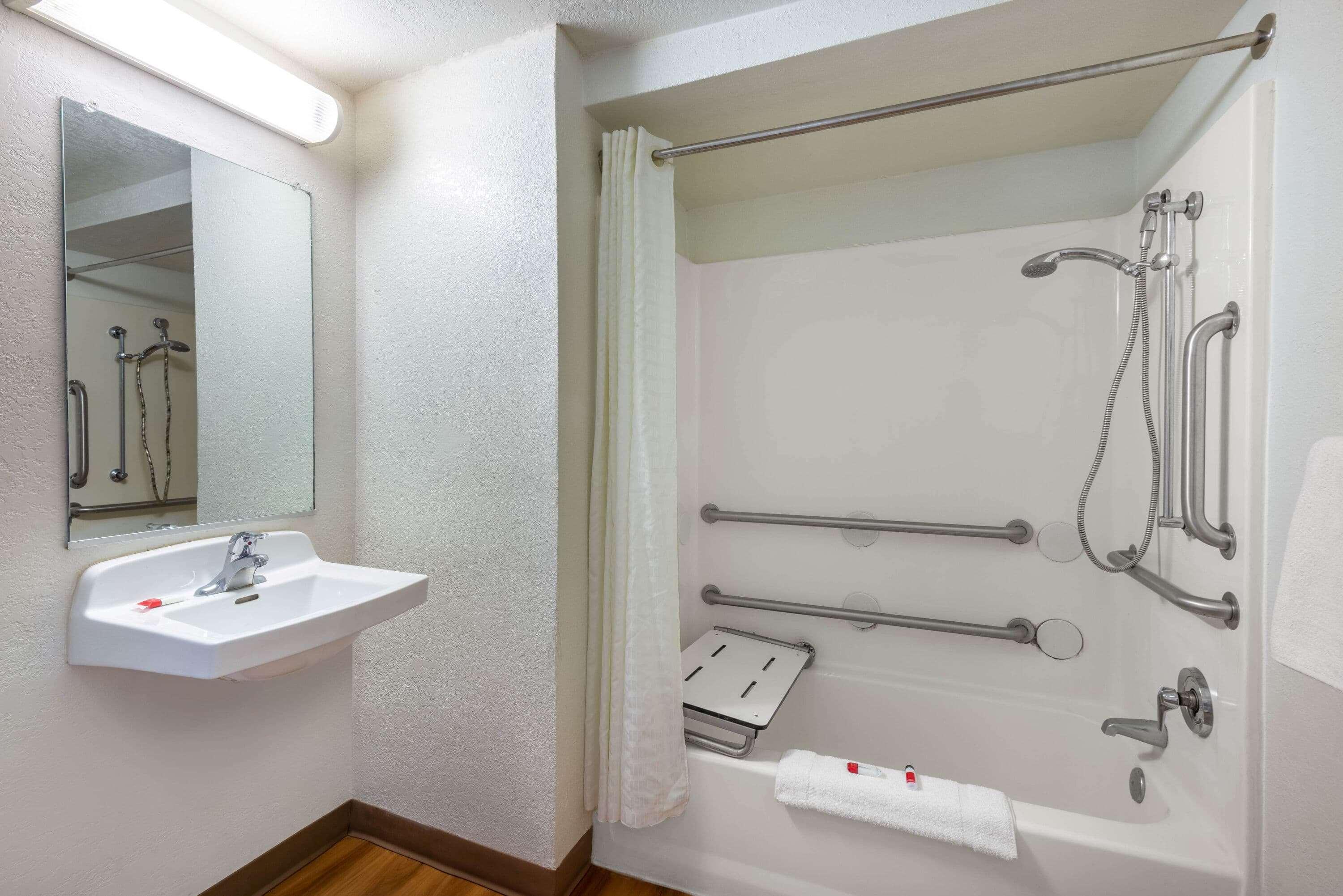 Travelodge By Wyndham Essington / Philadelphia Airport Esterno foto