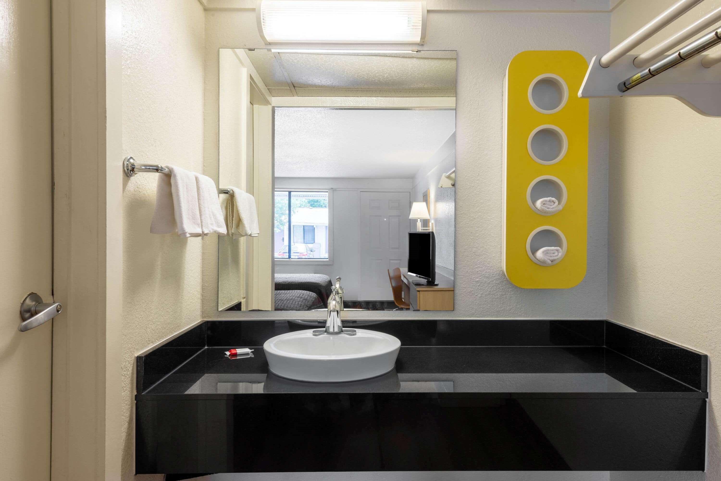 Travelodge By Wyndham Essington / Philadelphia Airport Esterno foto