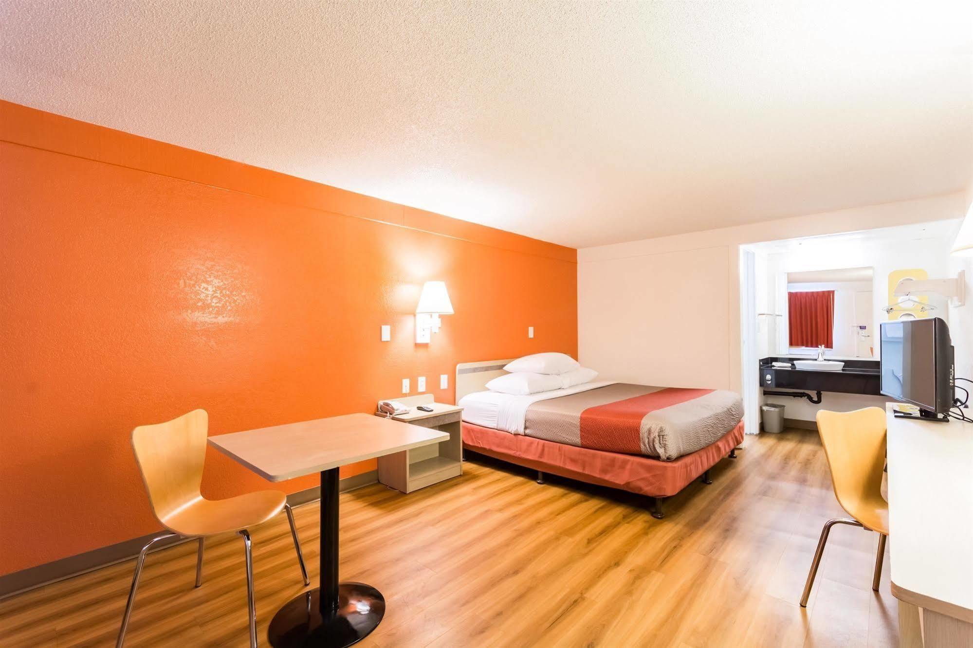 Travelodge By Wyndham Essington / Philadelphia Airport Esterno foto