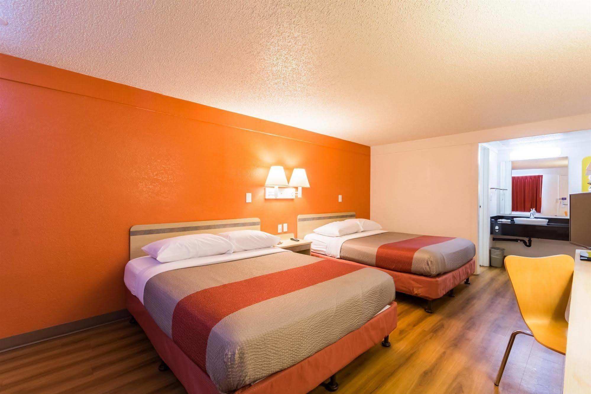 Travelodge By Wyndham Essington / Philadelphia Airport Esterno foto