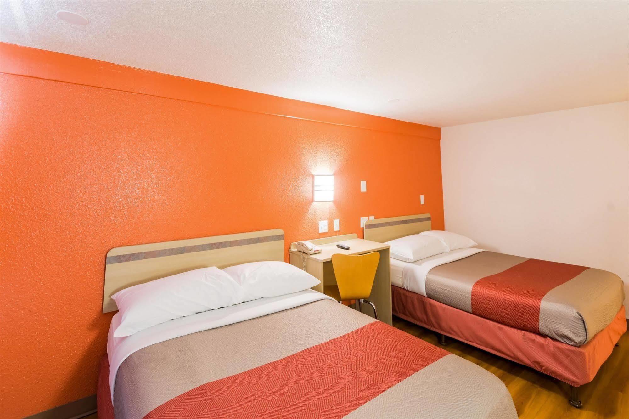 Travelodge By Wyndham Essington / Philadelphia Airport Esterno foto